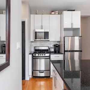 https://renovated-lower-eastside-2br-washer-dryer-new-york.us-newyorkcity.com