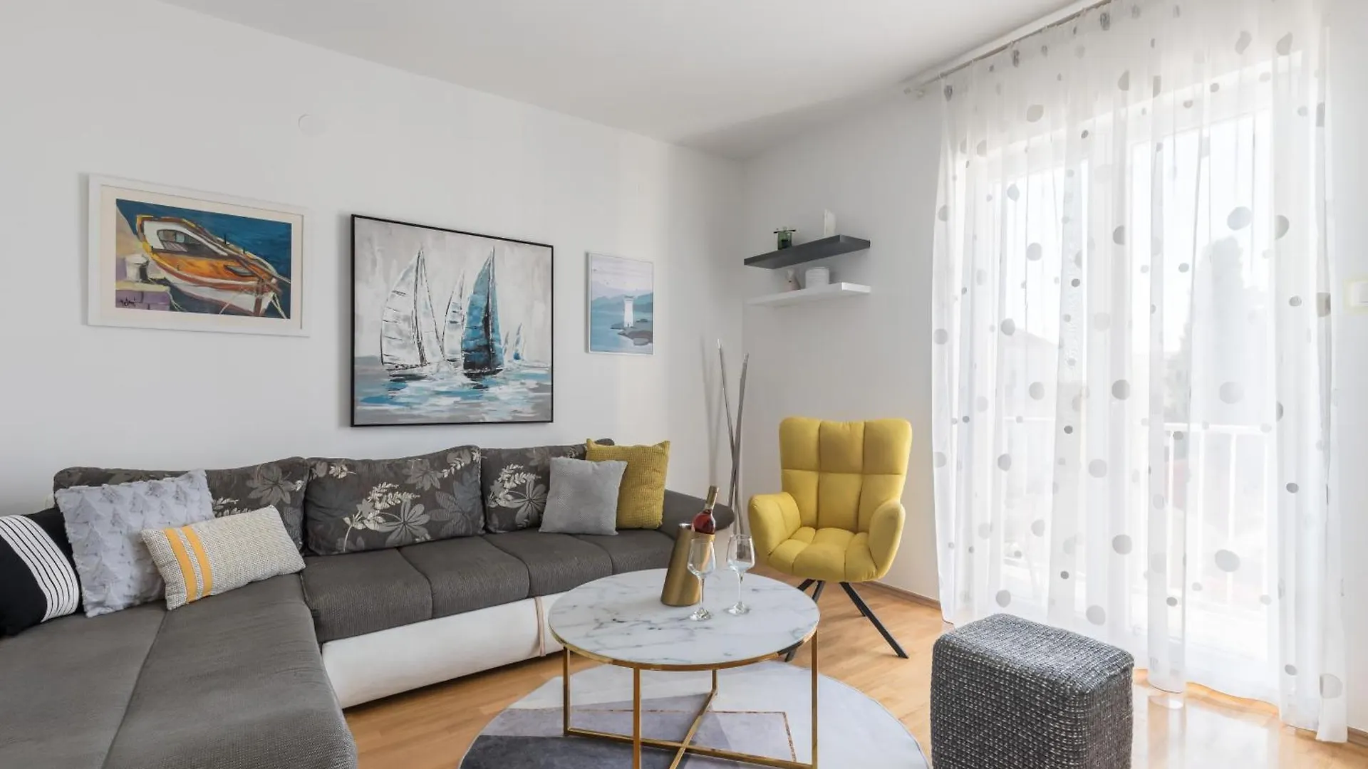 Apartment Resorts Place Split